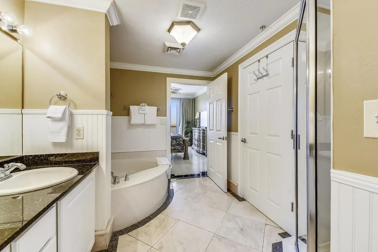 Calypso 1205 - Amazing Condo! Free Fun! Sleeps 4, Free Beach Chairs Condo Panama City Beach 0*,  United States