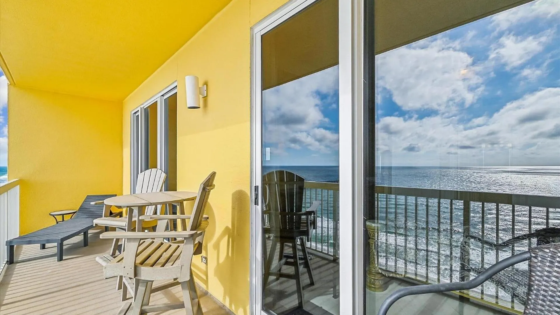 Apartment Calypso 1205 - Amazing Condo! Free Fun! Sleeps 4, Free Beach Chairs Condo Panama City Beach United States